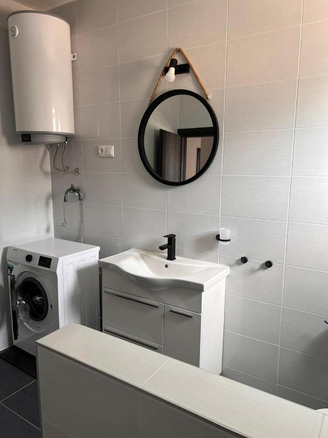 Apartment Lena Baška Voda Eksteriør billede