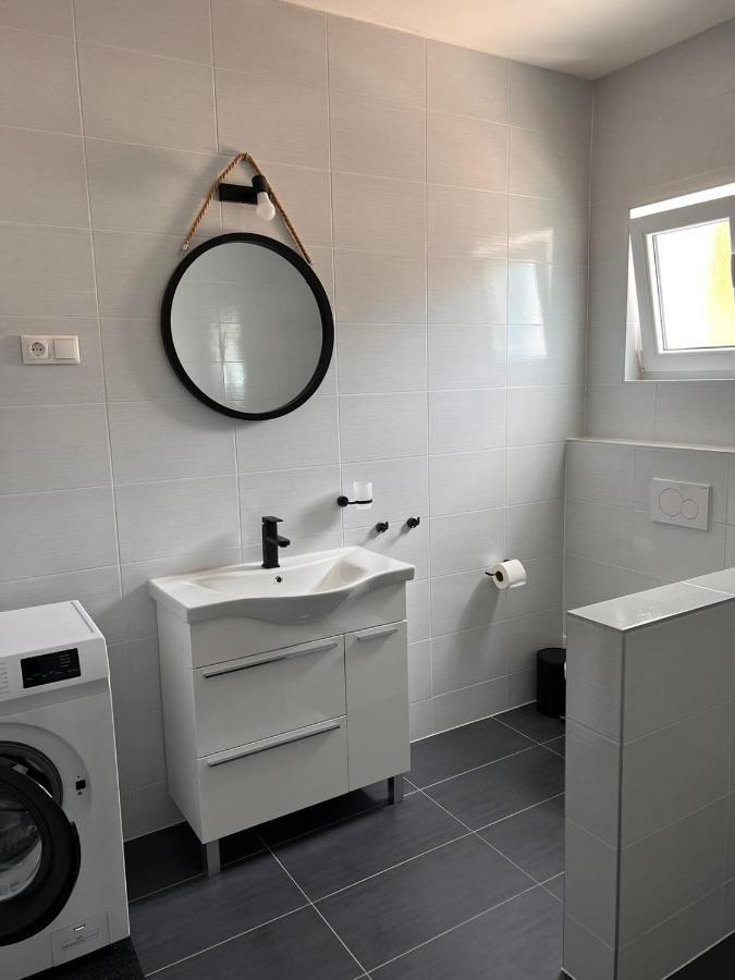 Apartment Lena Baška Voda Eksteriør billede